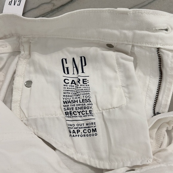 NWT Gap Mid Rise Girlfriend Jeans with Washwell White-26 Short - Picture 12 of 14